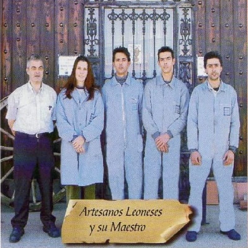 Artesanos Leoneses y su maestro Epigmenio Llamazares Gutiérrez.